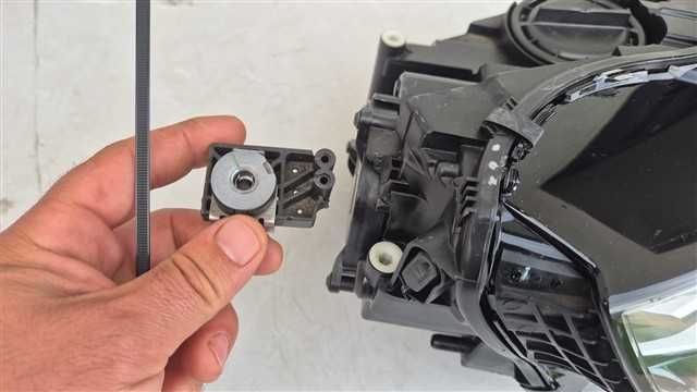 Far dreapta Audi Q5 Bixenon Led an 2017 2018 2019 2020 2021 2022 2023 cod 80A941006 Original - Factura si Garantie