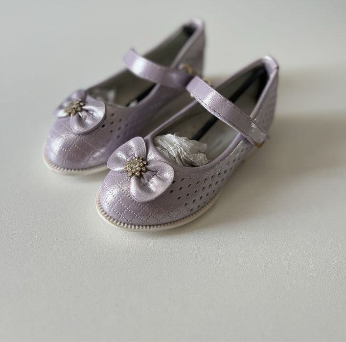 Продам новые детские сандалии для девочек