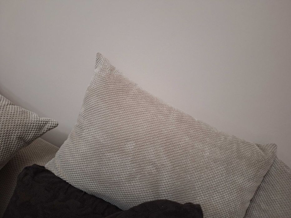 Продавам диван ъглов нов