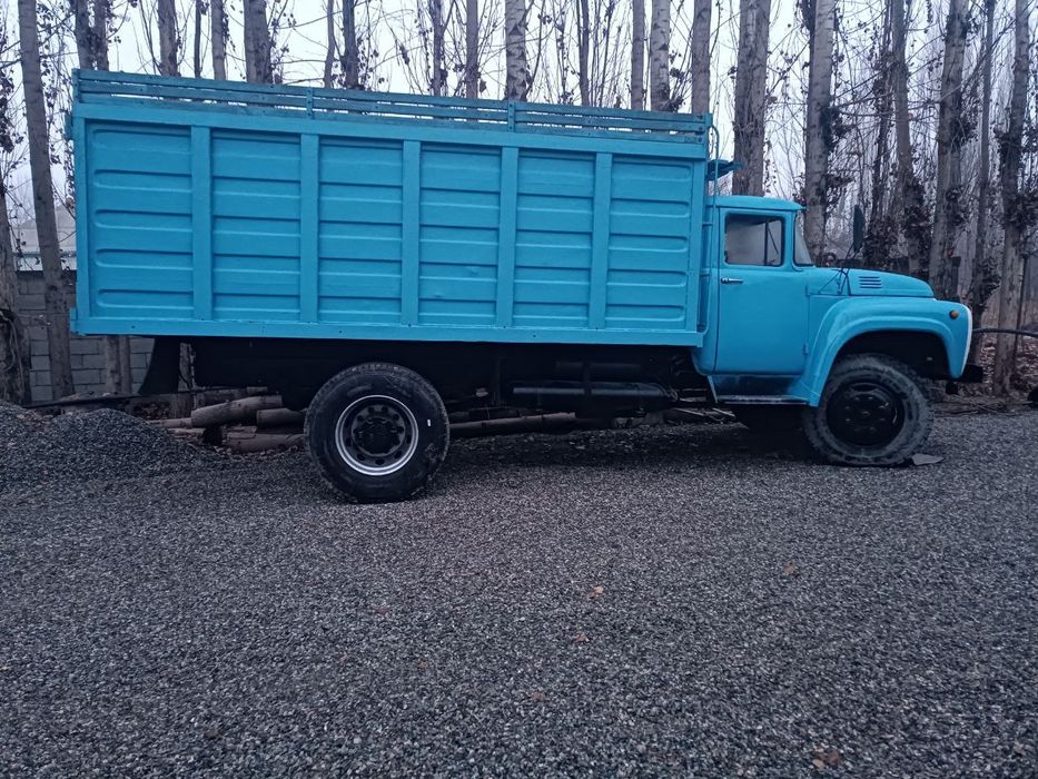 Zil sotiladi narxini kelishamiz