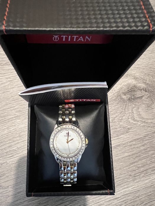 Женские часы б/у