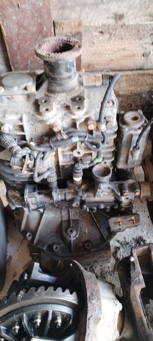 Dezmembrez Renault Midlum