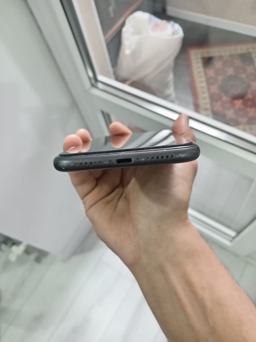 Продам iphone 11 в идеальном состоянии 128 gd, акб 71