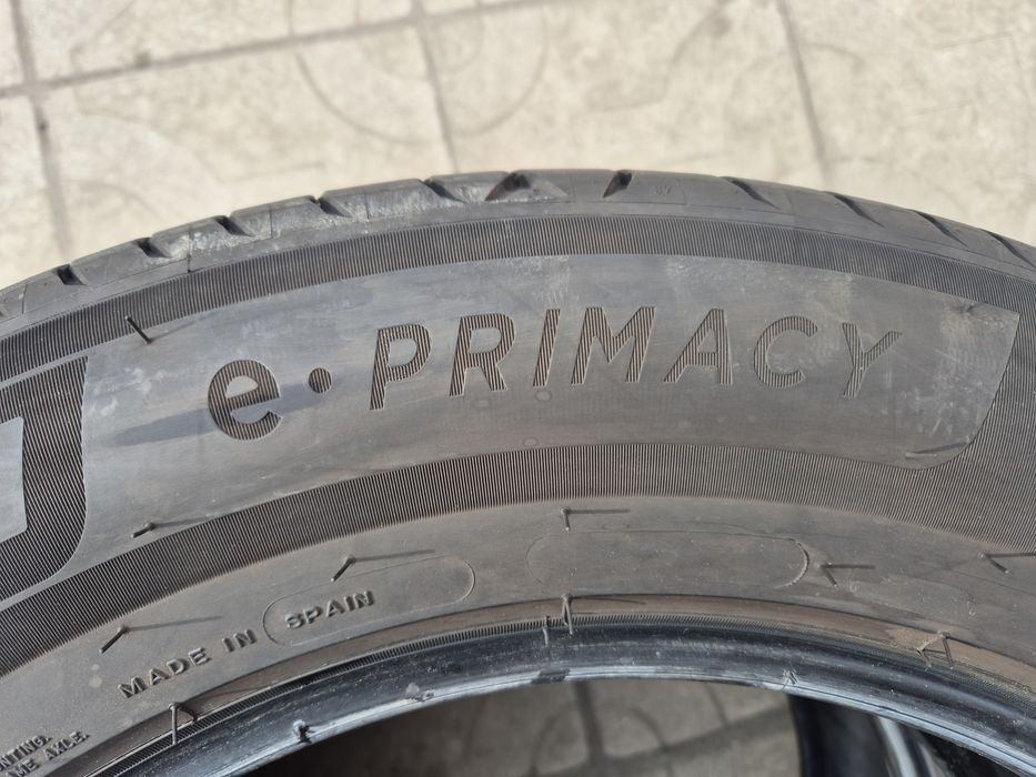 2бр.летни гуми 215/65/17 99V Michelin Primacy  24г.
