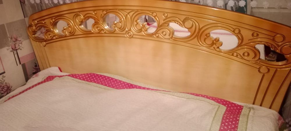 Спальний гарнитур