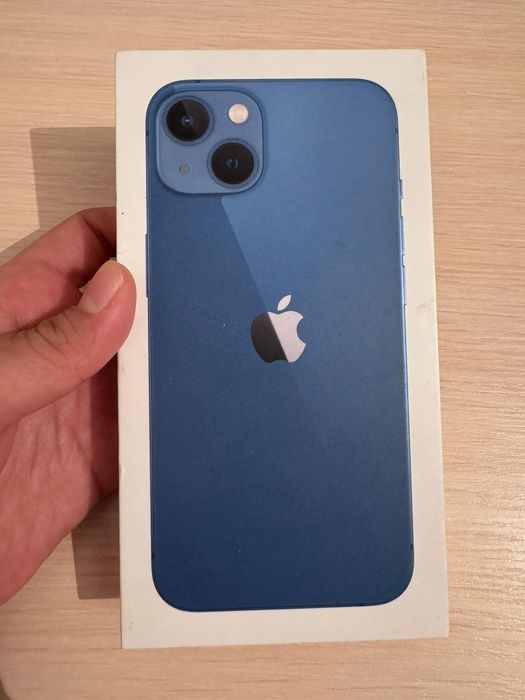 iPhone 13 в идеальном состояние