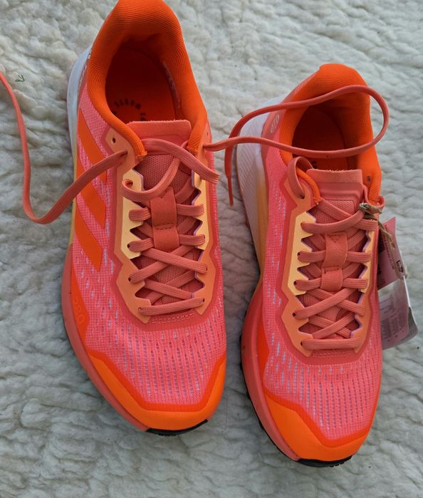 Adidas Terrex оригинални дамски сникърси нови 38 номер