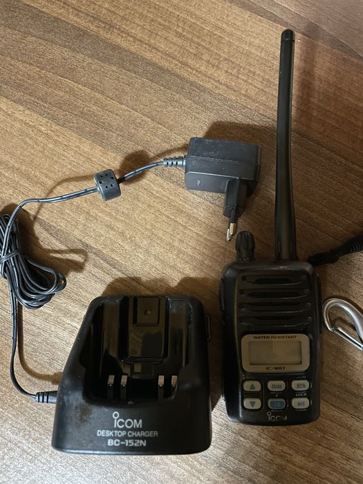 Statii Icom IC-M87
