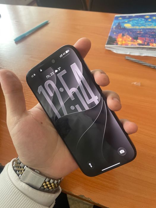продам Айфон 16 про