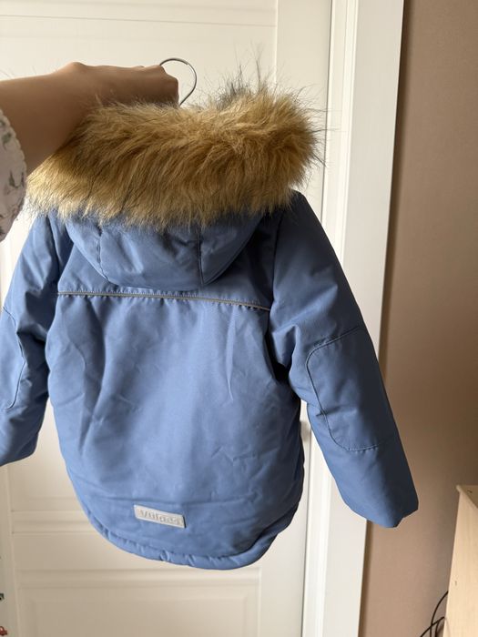 Продам осеннюю детскую куртку