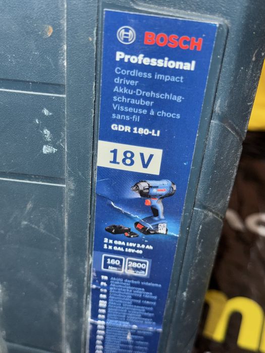 Акумулаторен гайковерт BOSCH GDR 180-LI 2 x 2,0 Ah