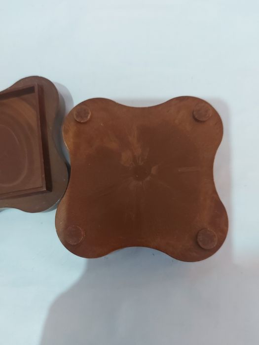 Шкатулка маленькая.