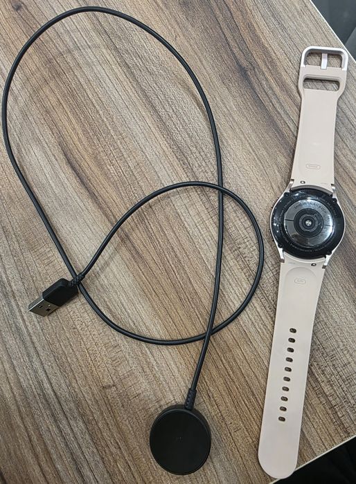 Смарт часовник samsung 4