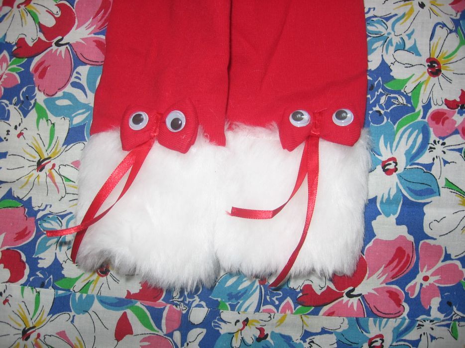 Pantaloni rosii fete, cu blanita alba, NOI.