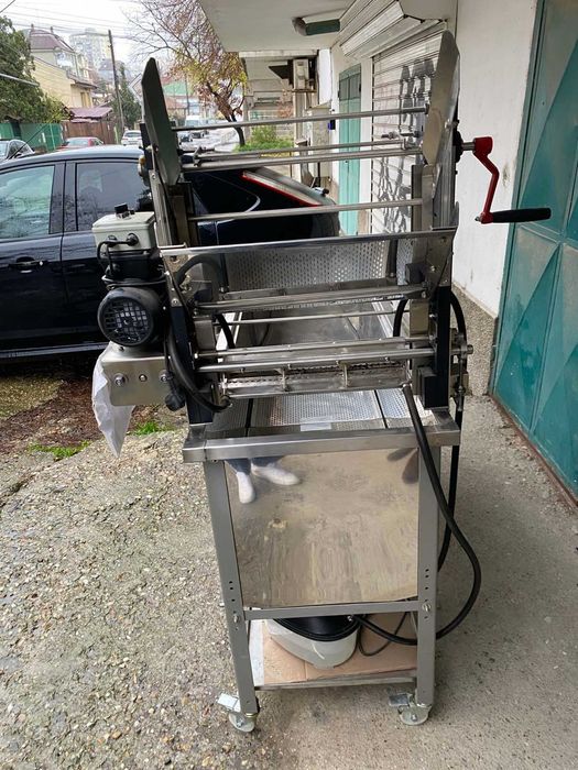 Разпечатваща машина с ръчно подаване на рамките LYSON