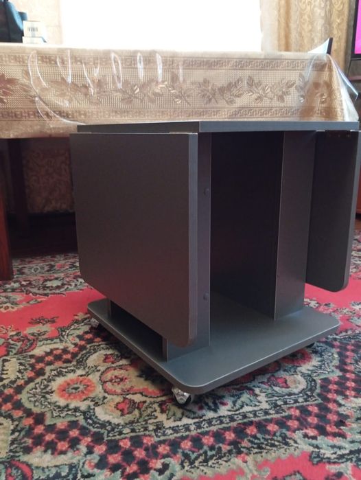 Продам новые столы