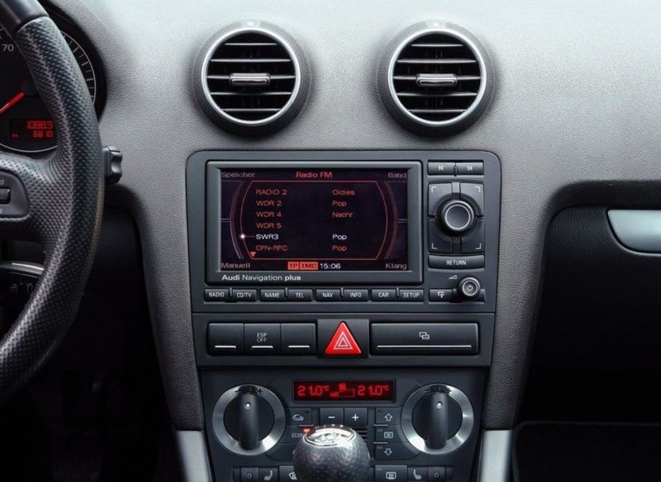 Rama adaptoare AUDI A3 2DIN DUPA 2003 Radio CD DVD navigație MP5