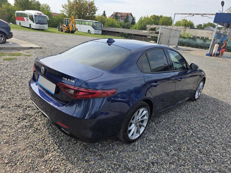 ALFA ROMEO Giulia 2018 — imagine 3