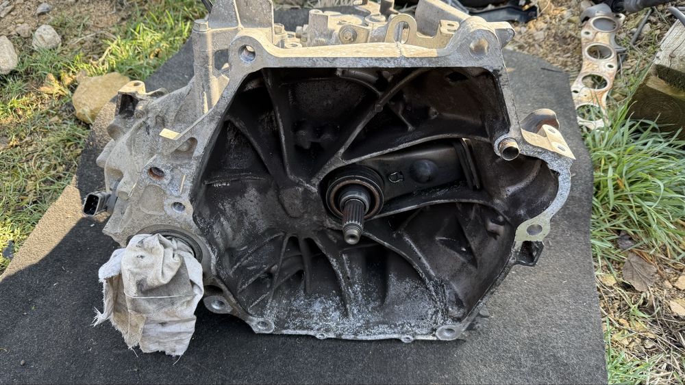 Ръчна Скоростна Кутия / Honda Civic 8 / 1.4 i / 83к.с./ 6 Степенна /