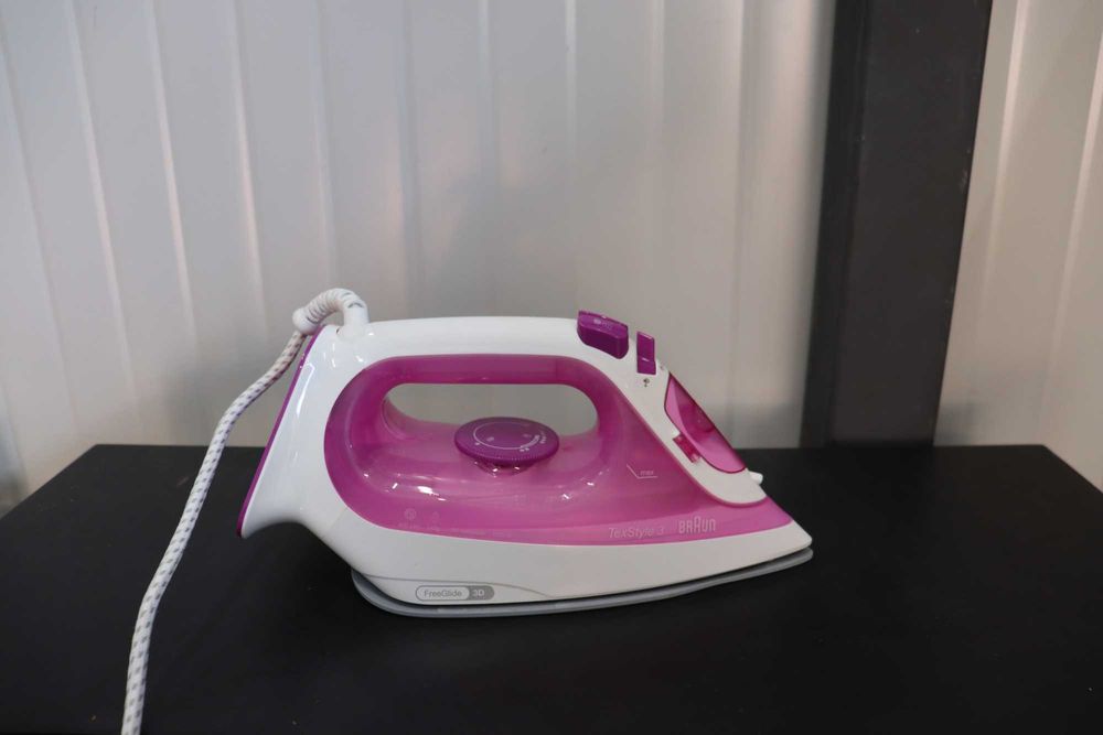 Парна ютия Braun Texstyle 3, SI 3030, FreeGlide 3D, 2300W, ПРОМОЦИЯ!