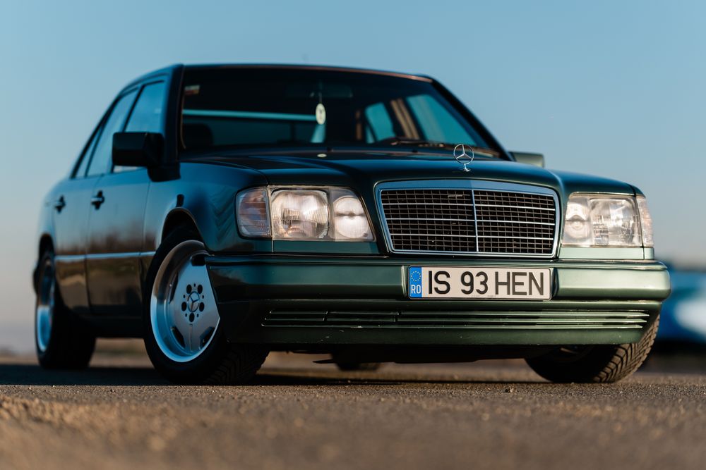 Mercedes EClass w124 E300 vehicul atestat istoric