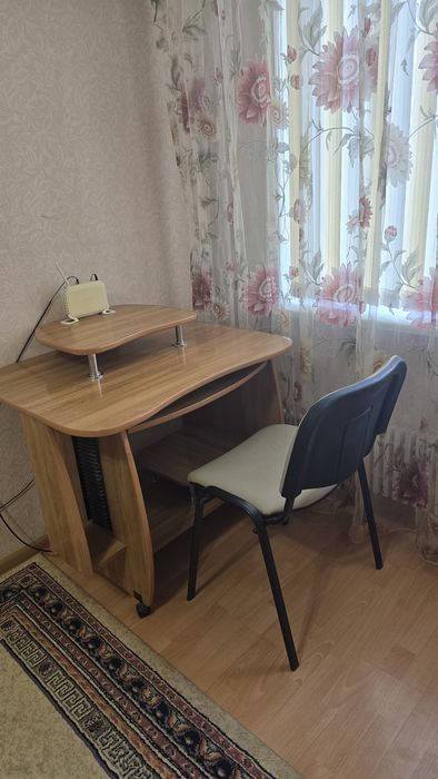 Посуточно 3-х комнатная квартира, 12 мкр, 2 эт.