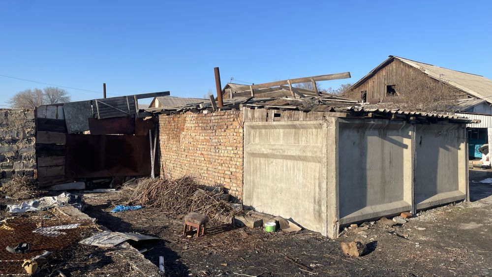 Отдам даром доски, плиты И тд.