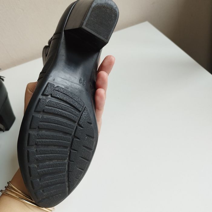 Marco Tozzi  39 номер черни кожени боти на ток
Черни кожени боти
Стелк