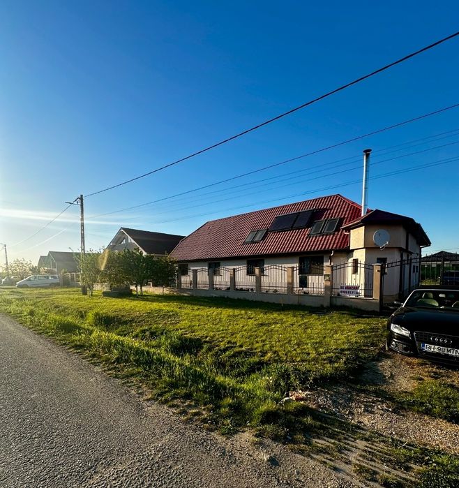 Vând casă P + M 7 camere Cihei - Oradea