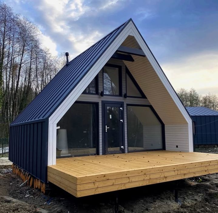 Vând case stil A  afren