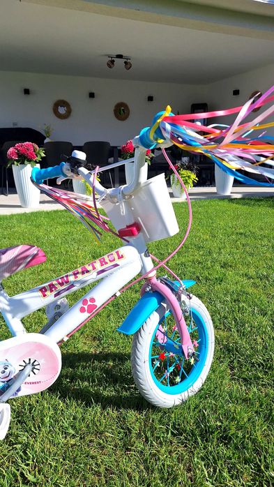 Vând bicicleta pt copii cu varsta intre 3 si 5 ani