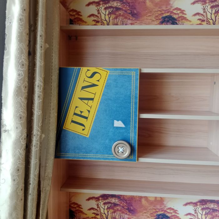 Школьный стол с полками