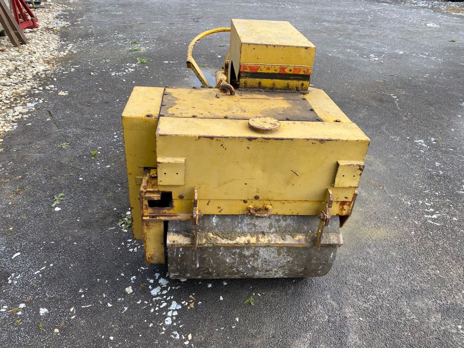 Cilindru compactor 500 kg functioneaza bine