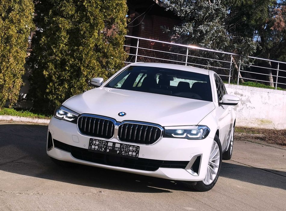 BMW 520d /Distronic/Head-Up/Ventilatie/Facelift/Luxury Line/Faruri LED