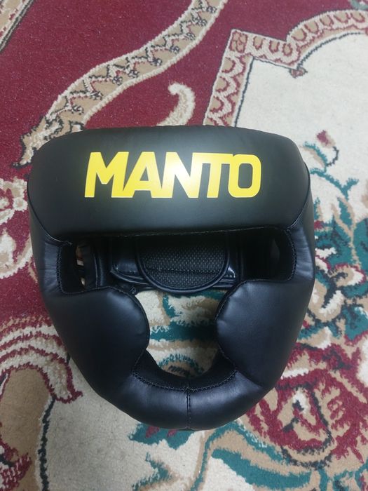 Шлем MANTO для ММА.