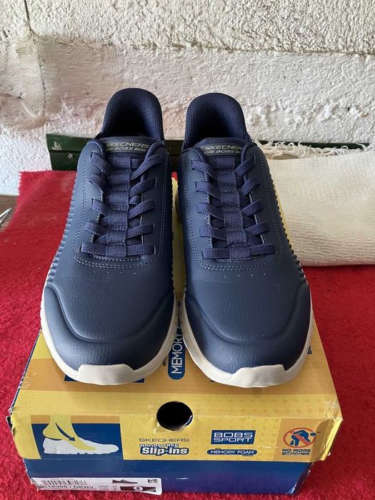 Vand adidasi Skechers, nr 42, noi, in cutie