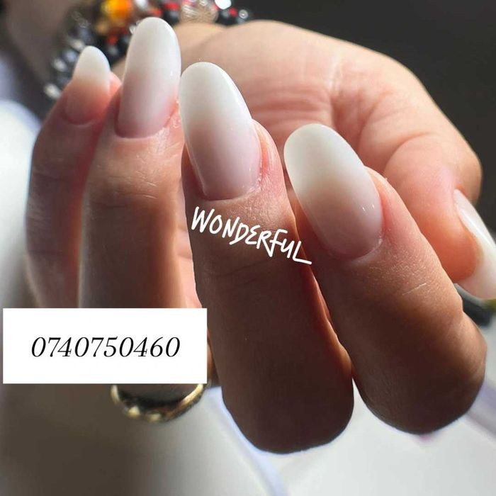 Execut orice serviciu de manichiura
