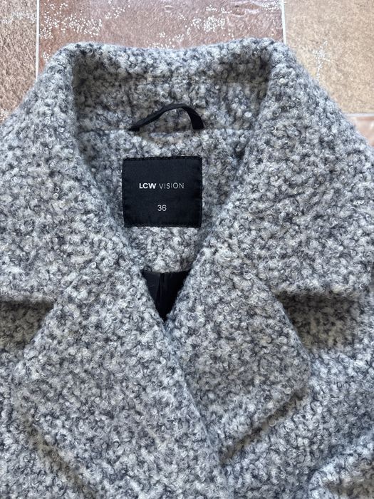 Пальто 5000 тенге