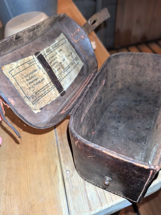 Аптечка продам времен войны