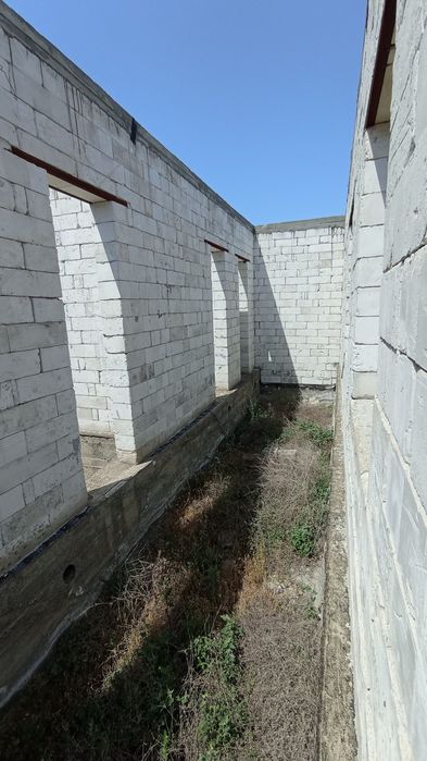 6 xonali uchastka sotiladi