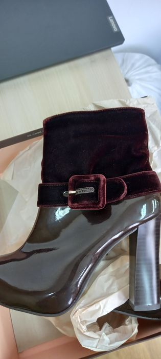 Модерни боти лак и плюш