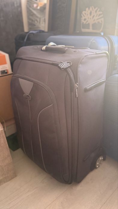 Продаю чемоданы S, M American Tourister
