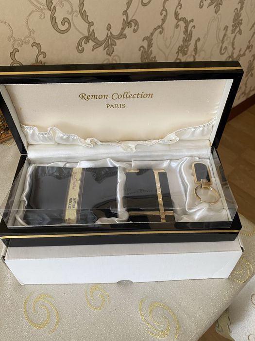 Продаются сувениры, различной тематики