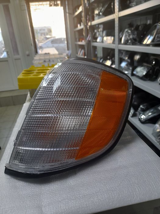 Поворотник на Мерседес 140 комплект