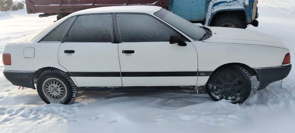 Продам ауди 80 б3, на полном ходу.
