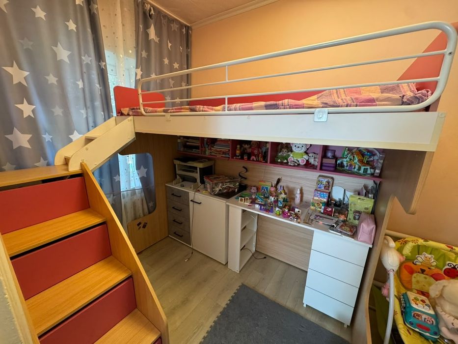 Продам кровать детскую (двухярусная)