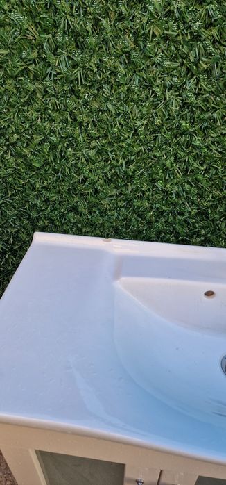 Шкаф за баня с мивка