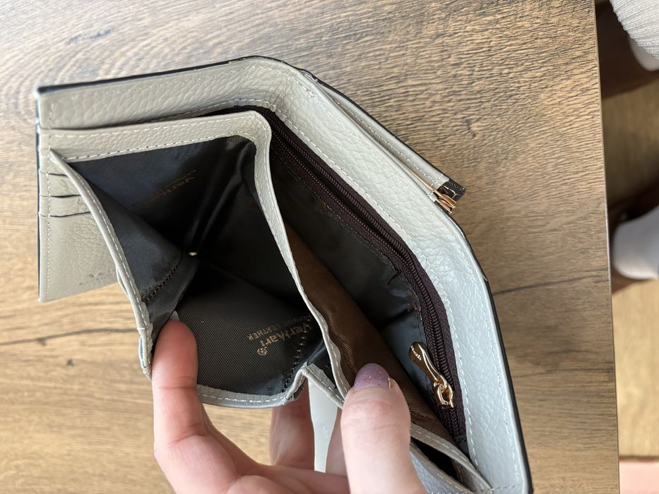 Дамско кожено портмоне