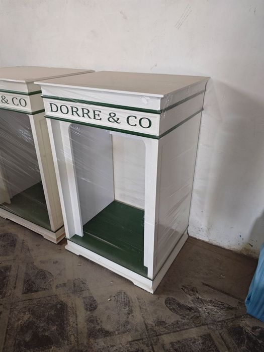 Продаётся витрина для холодильника