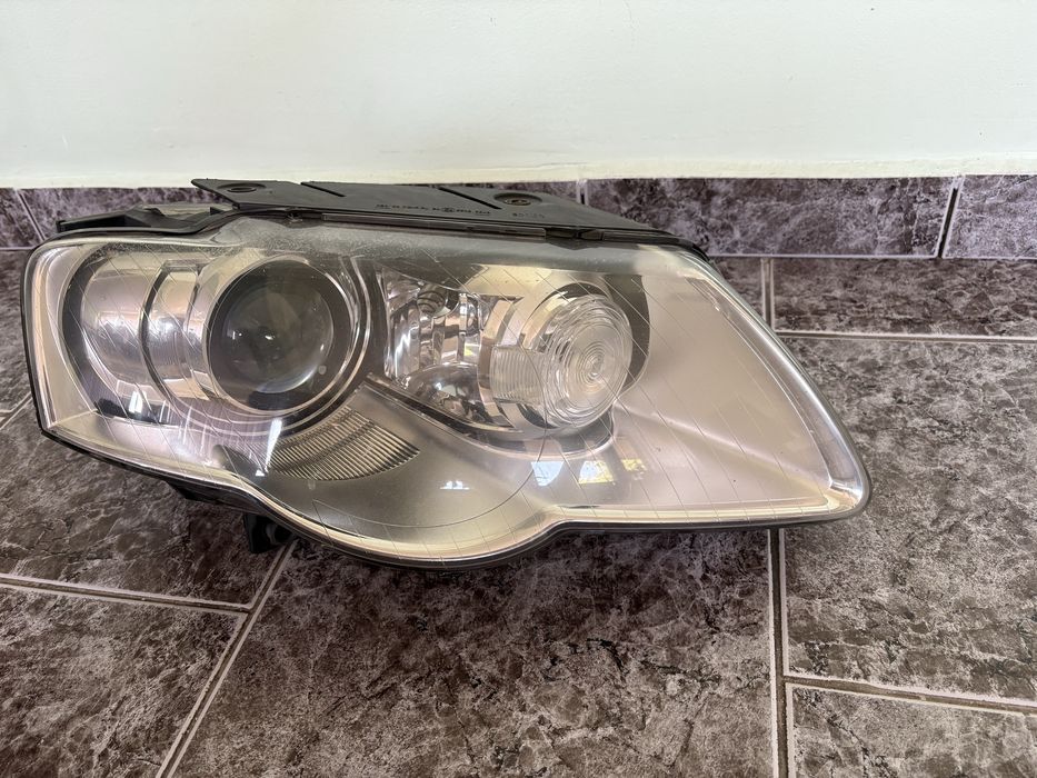 Десен фар за VW Passat b6 / Пасат б 6 Xenon